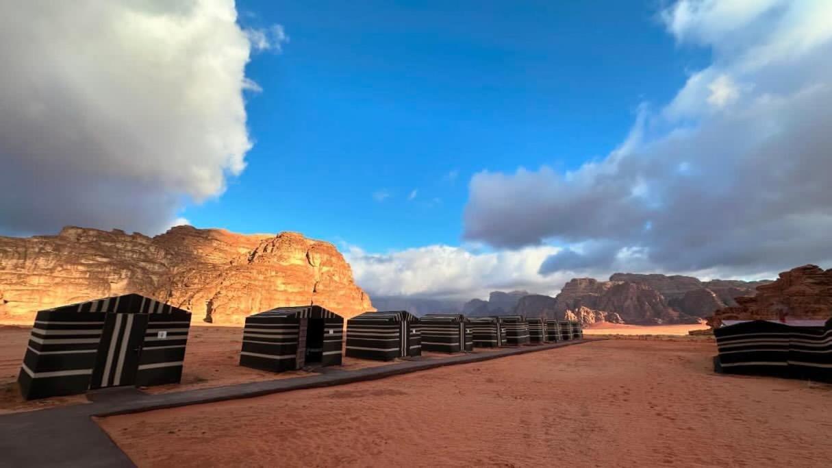 Bed and Breakfast Bedouin Memories Camp Wadi Rum Exterior foto